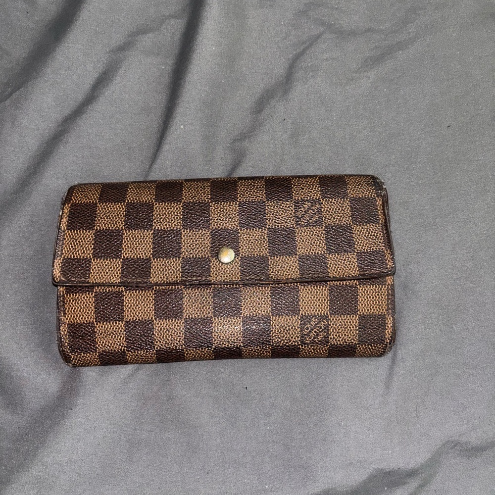 Authentic Louis Vuitton Damier Ebene Sarah wallet